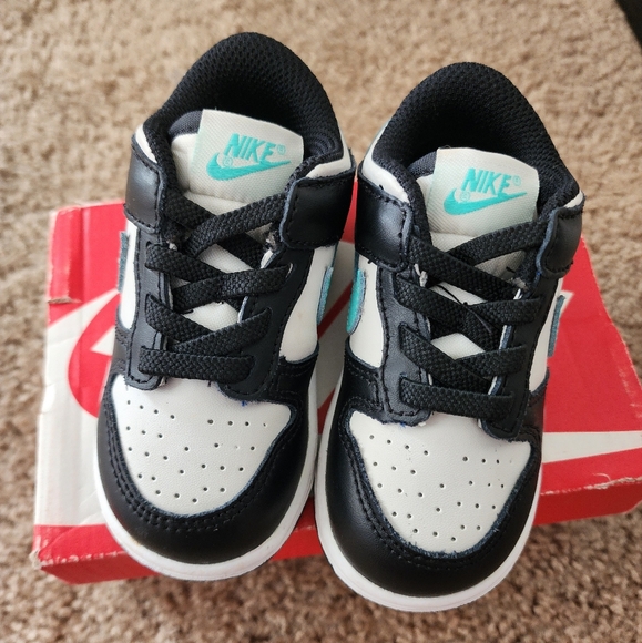 Nike Dunk Low - Picture 1 of 5